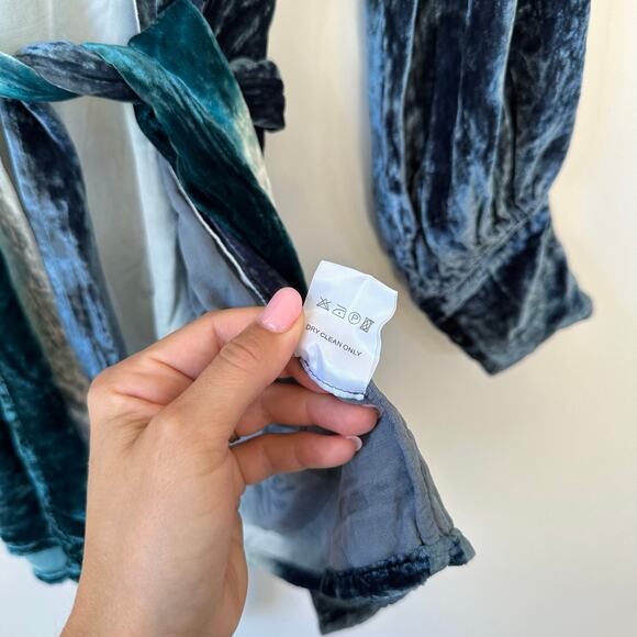 Chaser Silk Blend Lush Tie Dye Kimono Teal White S NWT - Picture 8 of 11